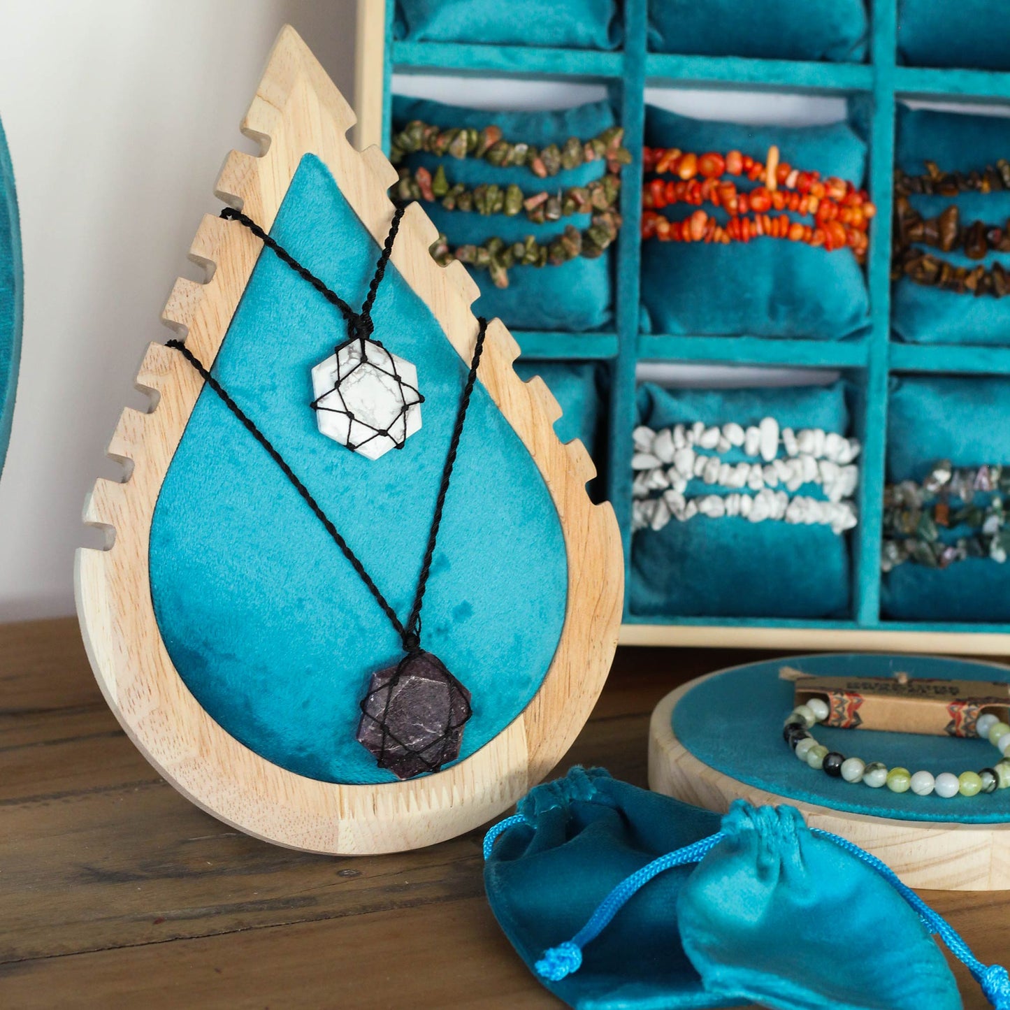 Large Teardrop Necklace Display 26x18cm