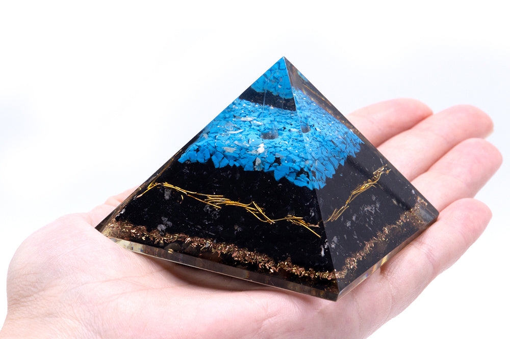 Orgonite Pyramid - Turqoise and Black Tourmaline - 70 mm