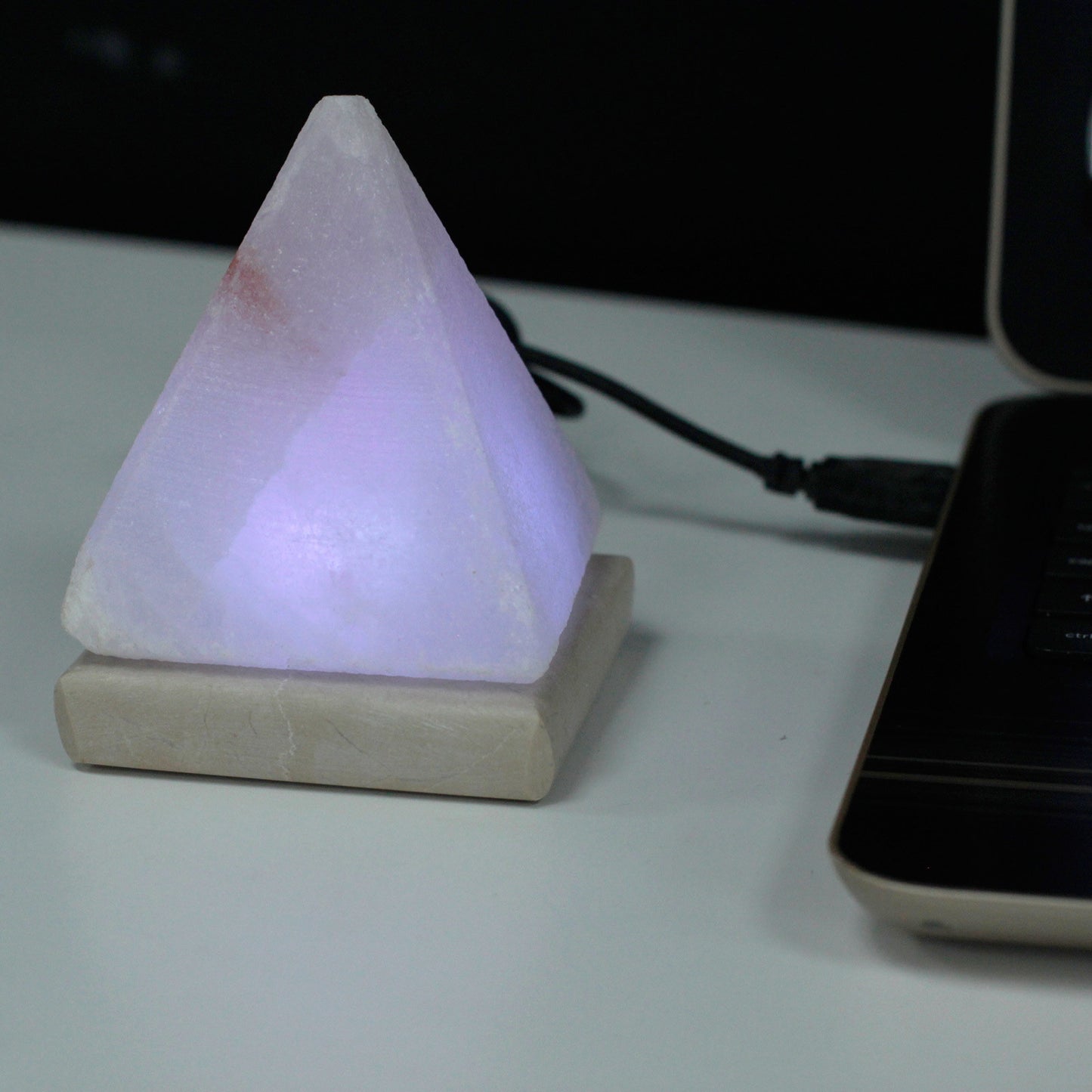 USB Pyramid WHITE Salt Lamp - 9 cm (multi)